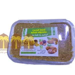 Cocktail de dattes aux amandes, raisins secs et noix, un mélange gourmand de 500 g.